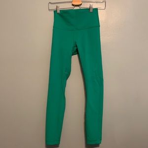 NWOT LULULEMON GREEN  WUNDER UNDER LEGGINGS SIZE 4